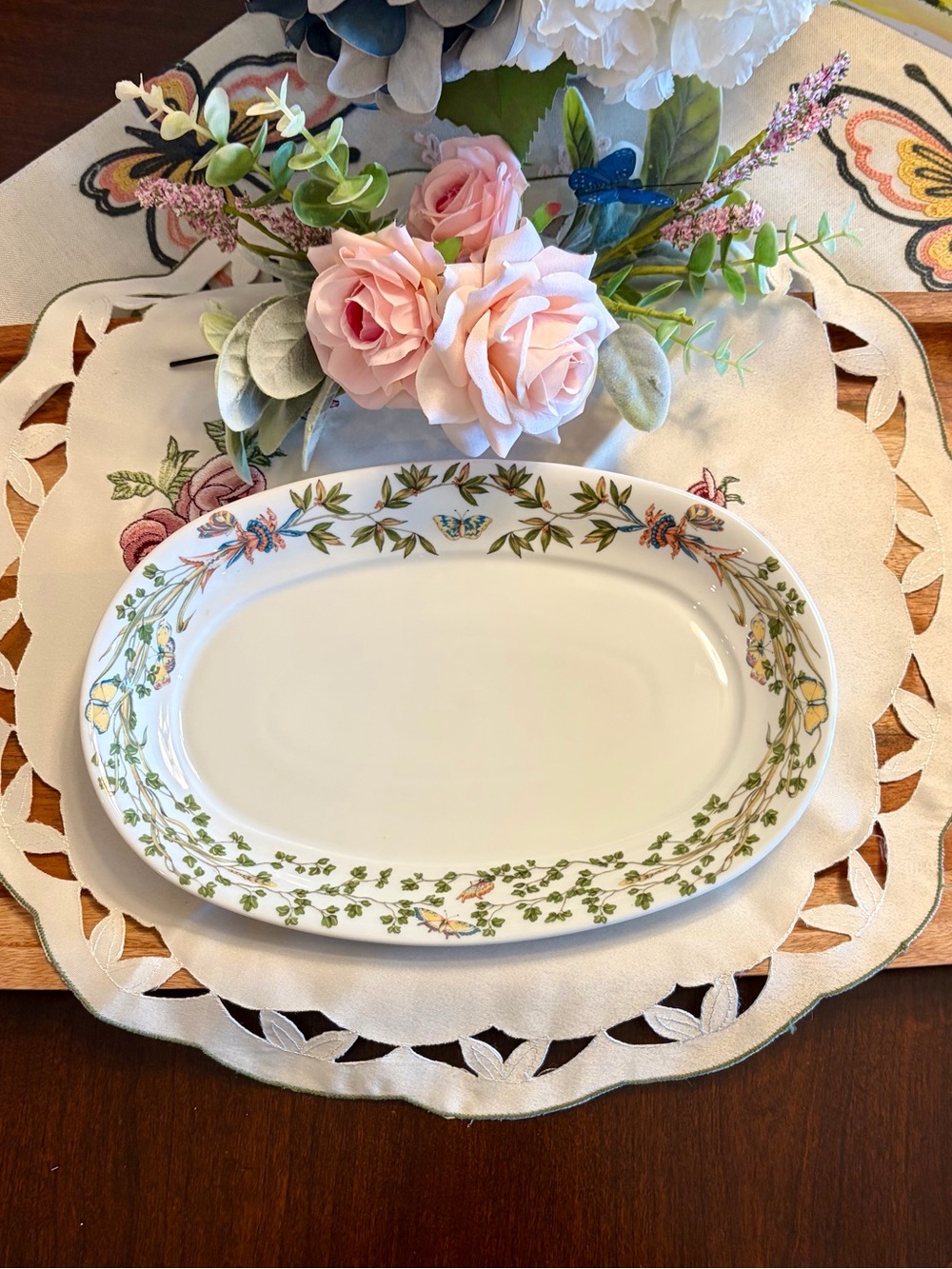 Reales Sitios Spain Porcelain Oval Platter With Ivy Design And Butterflies